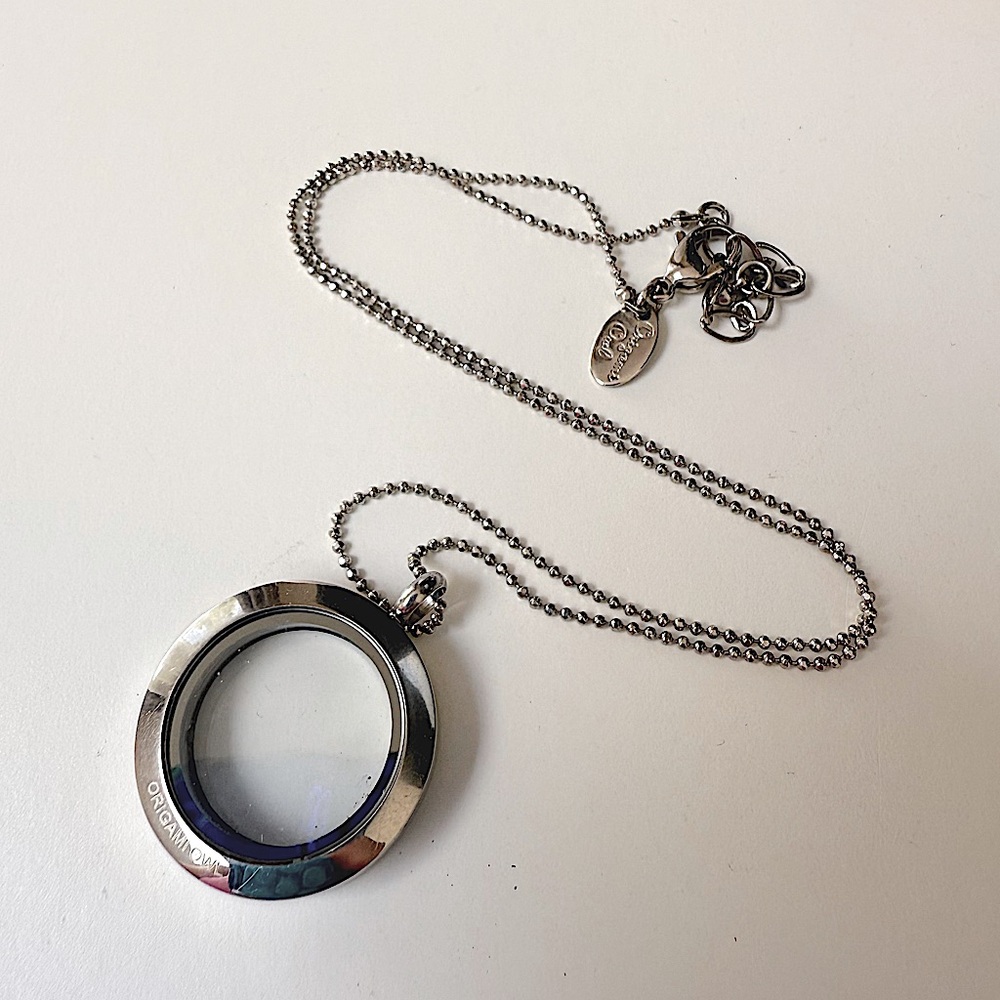 Origami Owl Charm for Living Locket Silver Tone with Side Open Locket